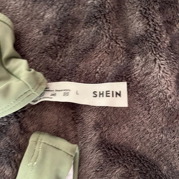 bikini! - Picture 2 of 2